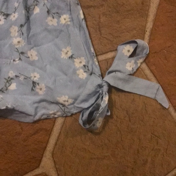 Daisy Wildflower Print Off the Shoulder Tie Romper - Picture 6 of 6